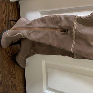 Fashion boots by Nancy Li